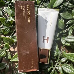 Hourglass Veil Hydrating Skin Tint - #18 - Full Size 1.1 oz / 35 ml - NEW BNIB
